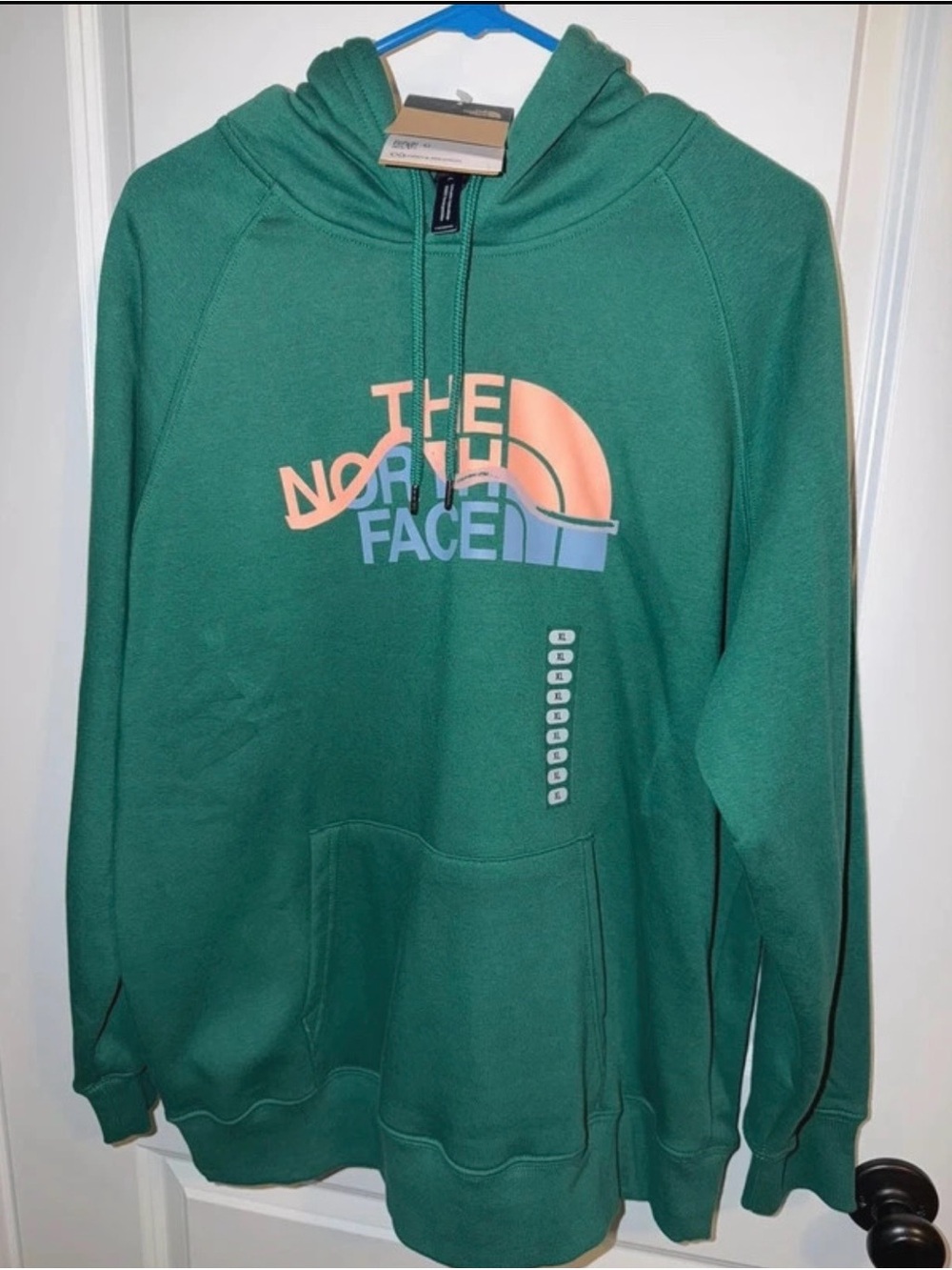 The North Face W Half Dome Wave Hoodie
Evergreen Women Sz XL ~ NWT!